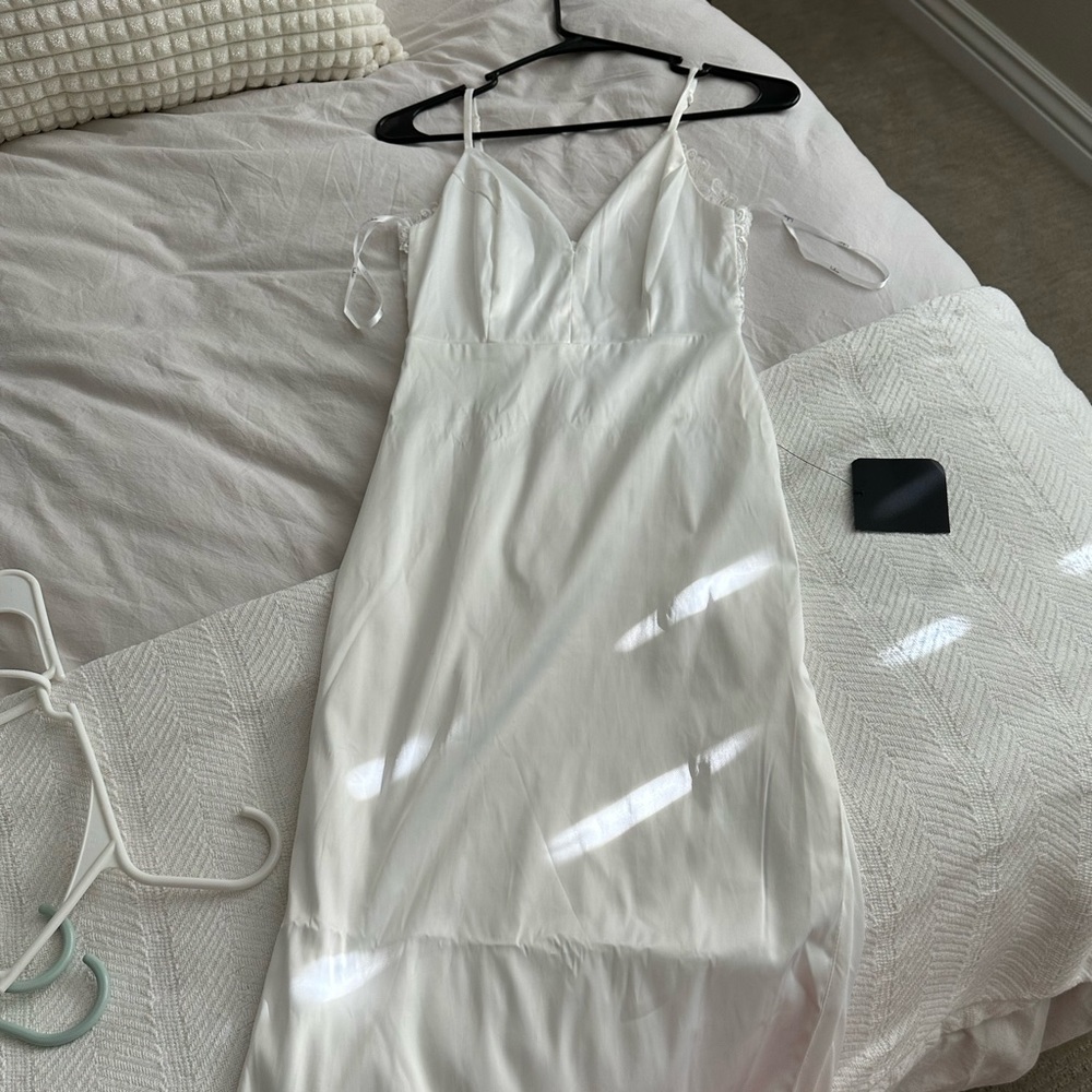 Lulus White lace back dress